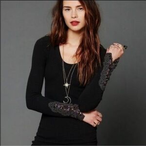 EUC RARE black fiesta cuff thermal